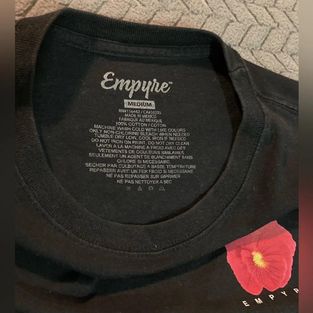 Empyre Black T Teen/women’s Medium - Picture 3 of 3